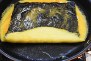 Korean rolled eggs with seaweed