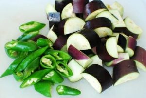 Spicy stir-fried eggplant side dish